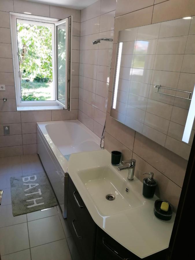 Apartment "B" 50 M From The Beach Zadar Extérieur photo
